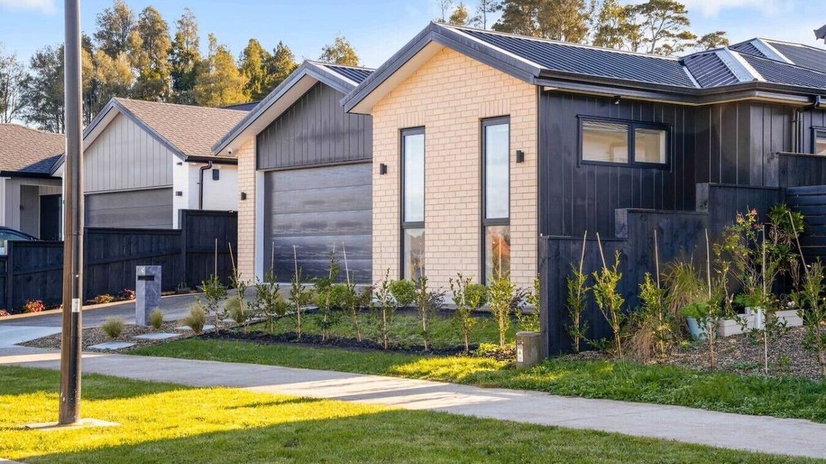Pukekohe House | Cosy Pukekohe Self-Contained Unit with Kitchenette
