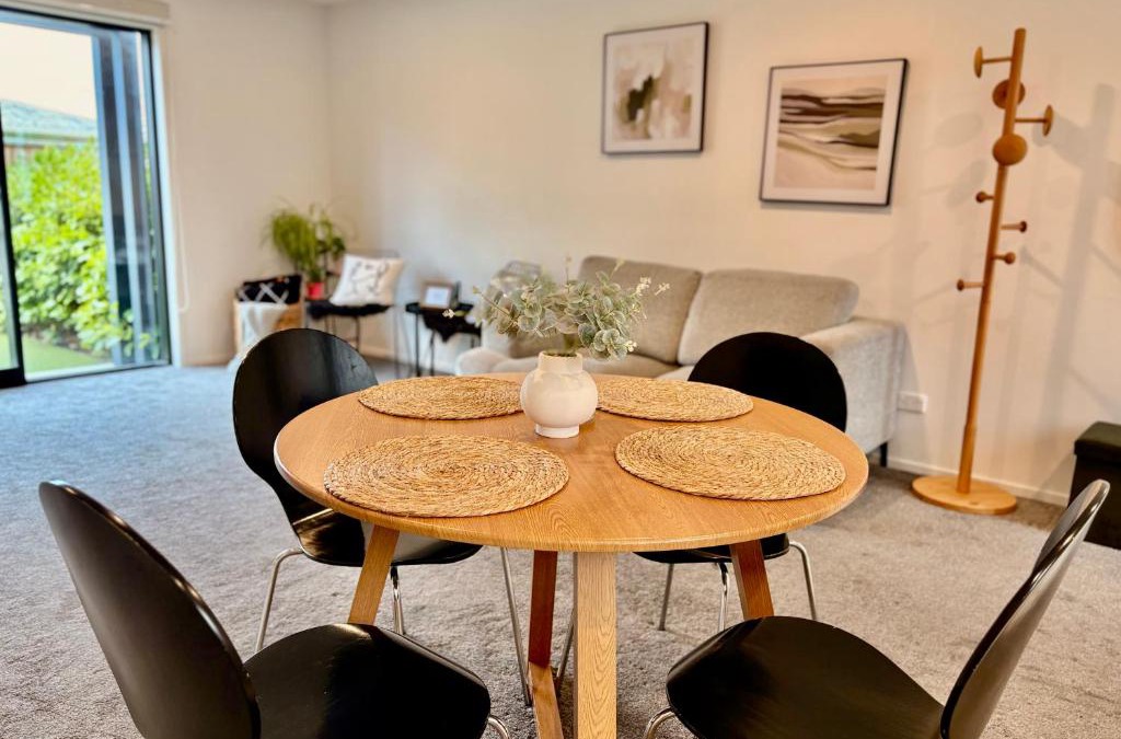 Addington Apartment | Cosy Townhouse Close to Wolfbook Arena One KM Away From Railway Station With Rare Onsite EV Car Park