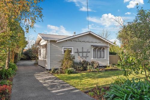 Carterton House | Cottage at 182
