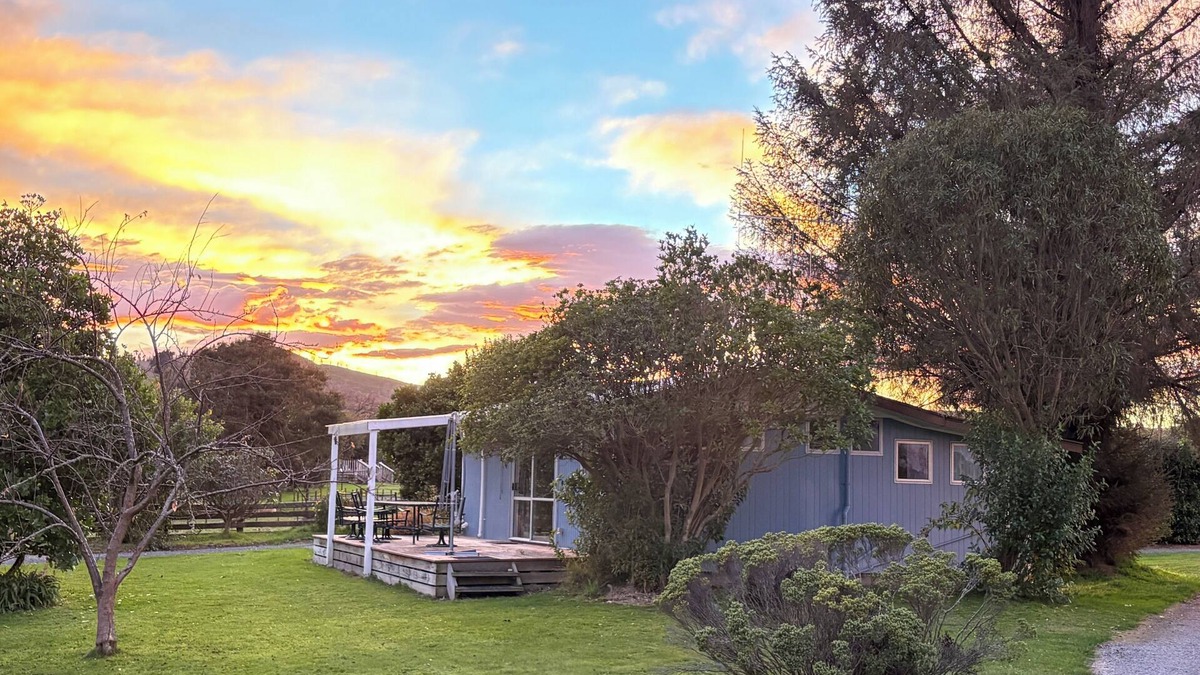 Mangaweka Cottage | Cottage at Flat Hills Cafe and Tourist Park (self-contained)