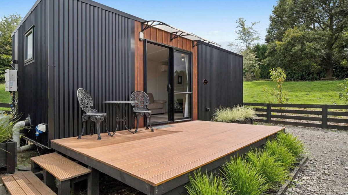Rotorua Cabin | Country Cabin - Farm Stay for Two, Hamurana
