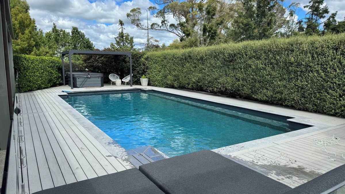 Whakamarama House | Country resort - Have fun with your extended family at this stylish home
