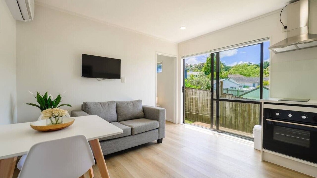 Totara Vale House | Cozy & Convenient 2-Bedroom Home in North Auckland