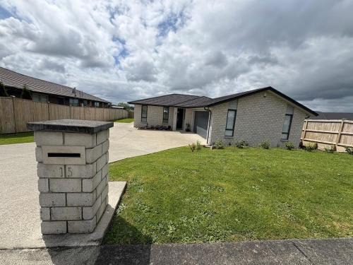 Pokeno House | Cozy Crescent