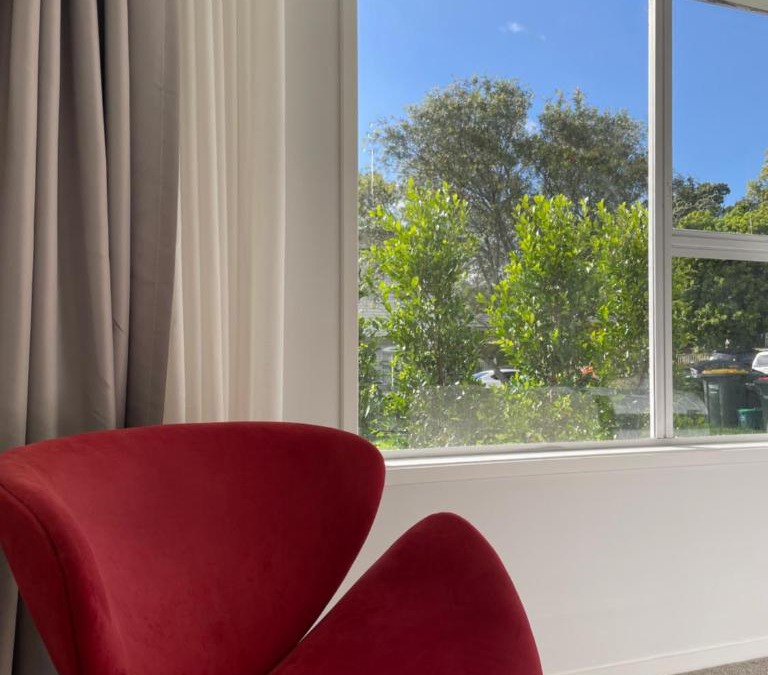 Sunnynook House | Cozy Stylish Stay 10 Mins to City& beach