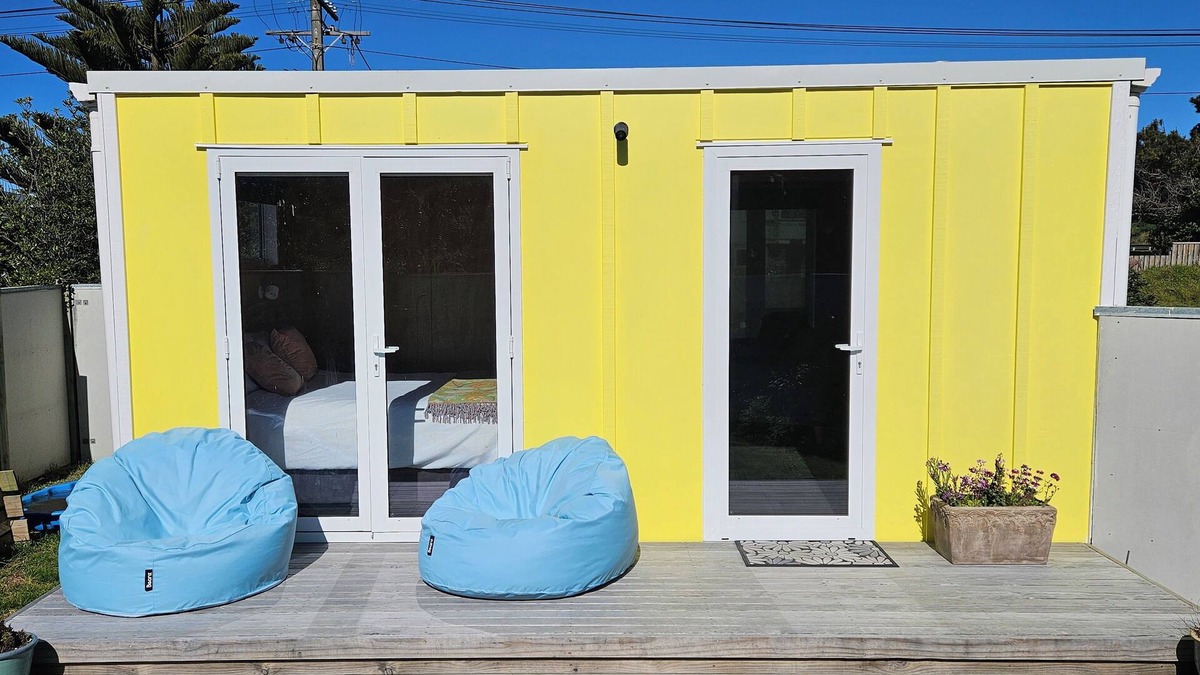 Foxton Beach Apartment | Custard Square Holiday StudionA sweet retreat by the beach