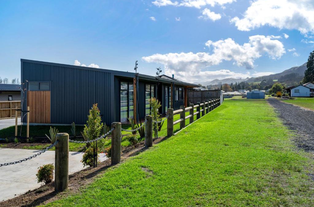 Te Aroha House | Custom designed holiday home, next to Cycleway.