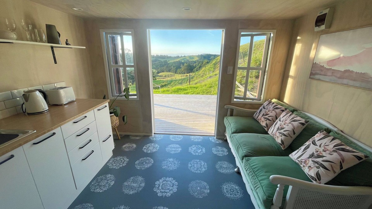 Mangawhai House | Cute and quirky loft with stunning rural views