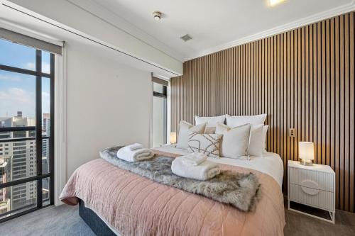 Auckland Central Business District Apartment | Cute with a View & Free Carparking too
