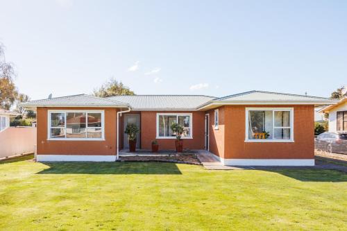 Dannevirke House | Dannevirke Lodge - Dannevirke Holiday Home