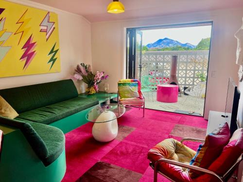 Wanaka Apartment | Designers dream, Tokyo pop art apartment with courtyard, fire & views
