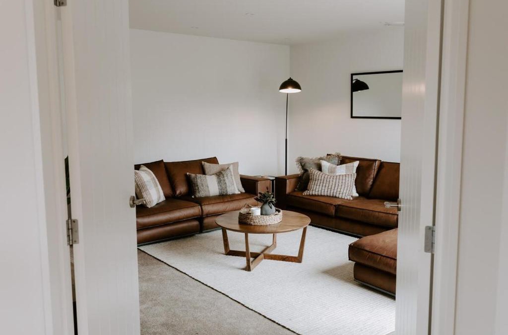 Arrowtown House | Dovecote: 5-bedroom Home with Hot tub & Games room