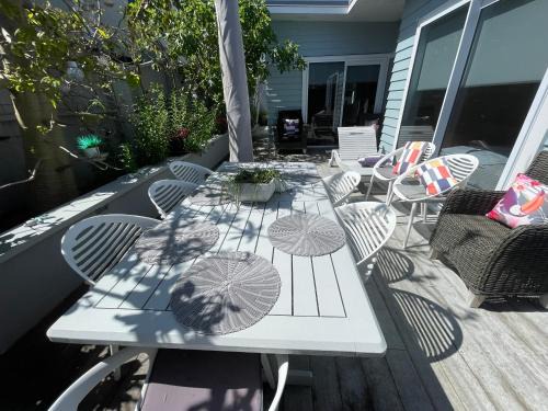 Mount Maunganui Villa | Downtown Mount Cottage