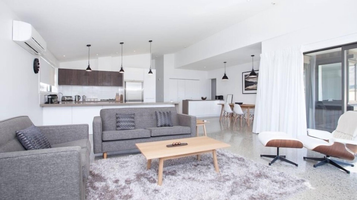 Wanaka Apartment | Dungarvon Street 4 bedroom apartment downstairs