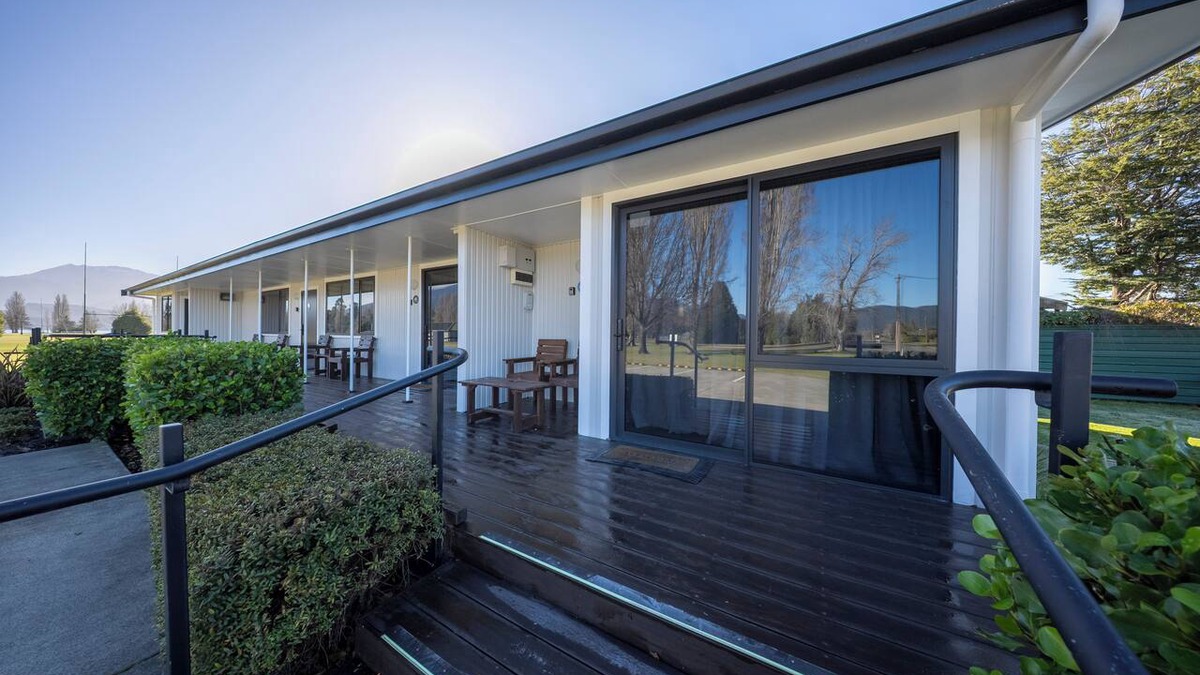 Te Anau House | Dusky Mustering Unit - Te Anau Holiday Home
