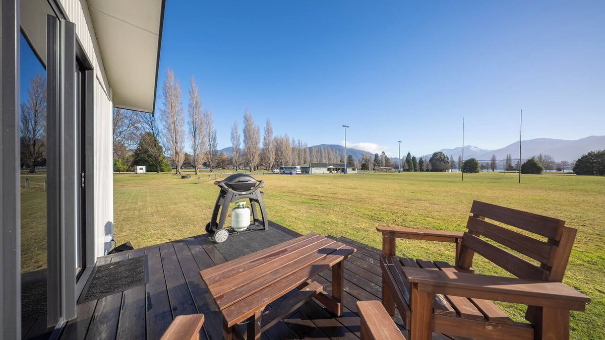 Te Anau House | Dusky Rugby Unit - Te Anau Holiday Home