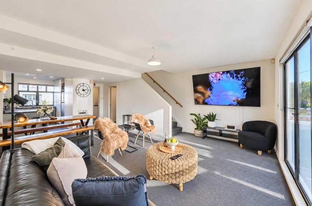 Christchurch City Centre House | Elegant 3-Storey Townhouse with Garage Parking by Latimer Sq