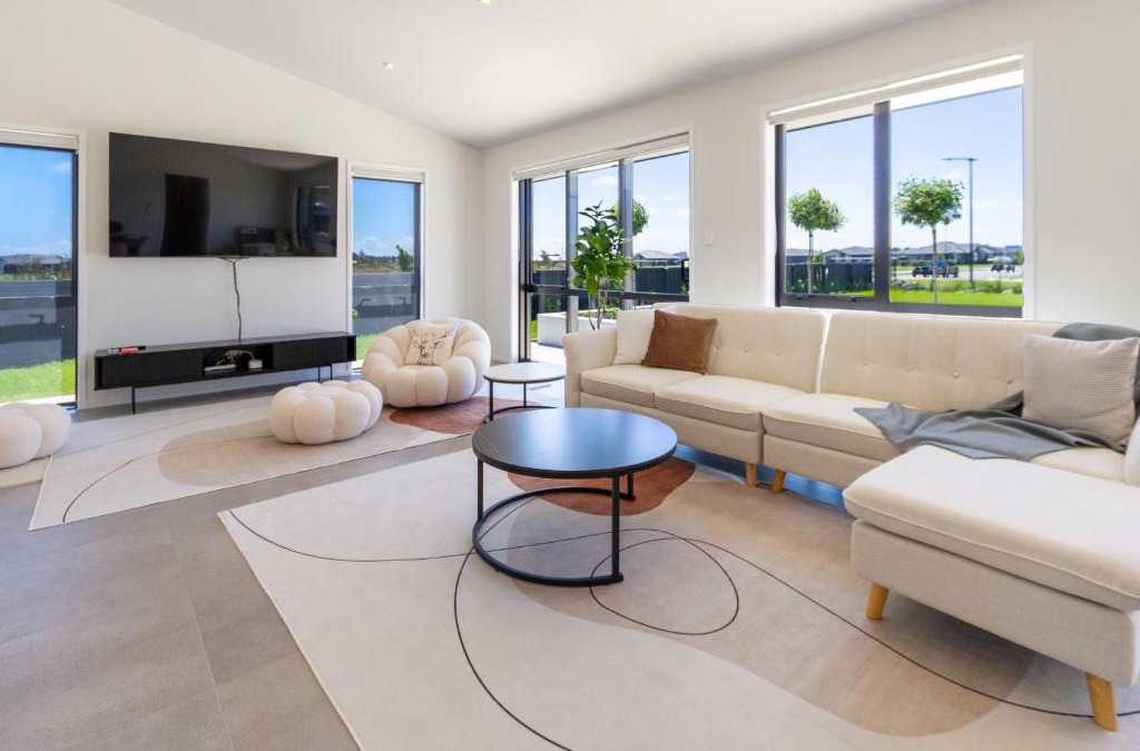 Lincoln Apartment | Elegant 4BR Retreat with Garage, Family friendly