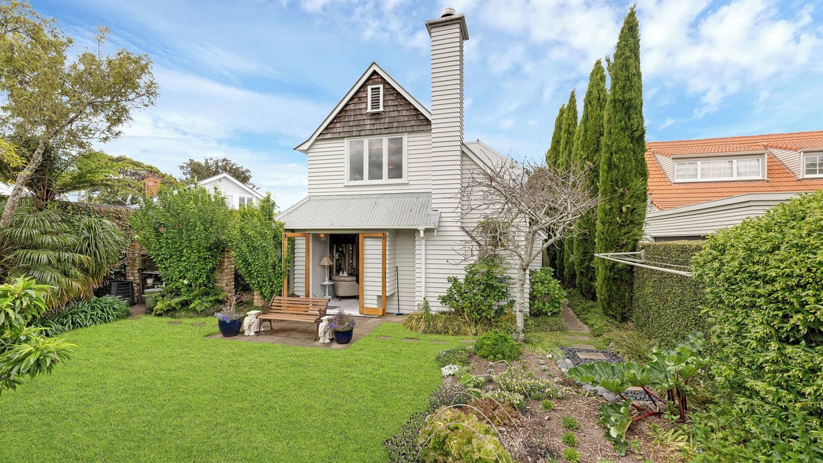 Devonport House | Elegant Escape by Bespoke Stays
