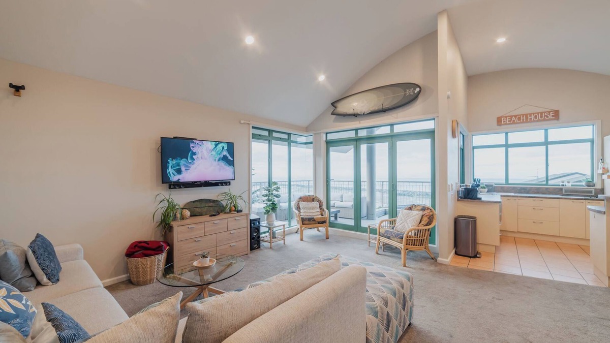 Redcliffs House | Elevated Ocean View Oasis - 3-BR, 2-Bath, Parking