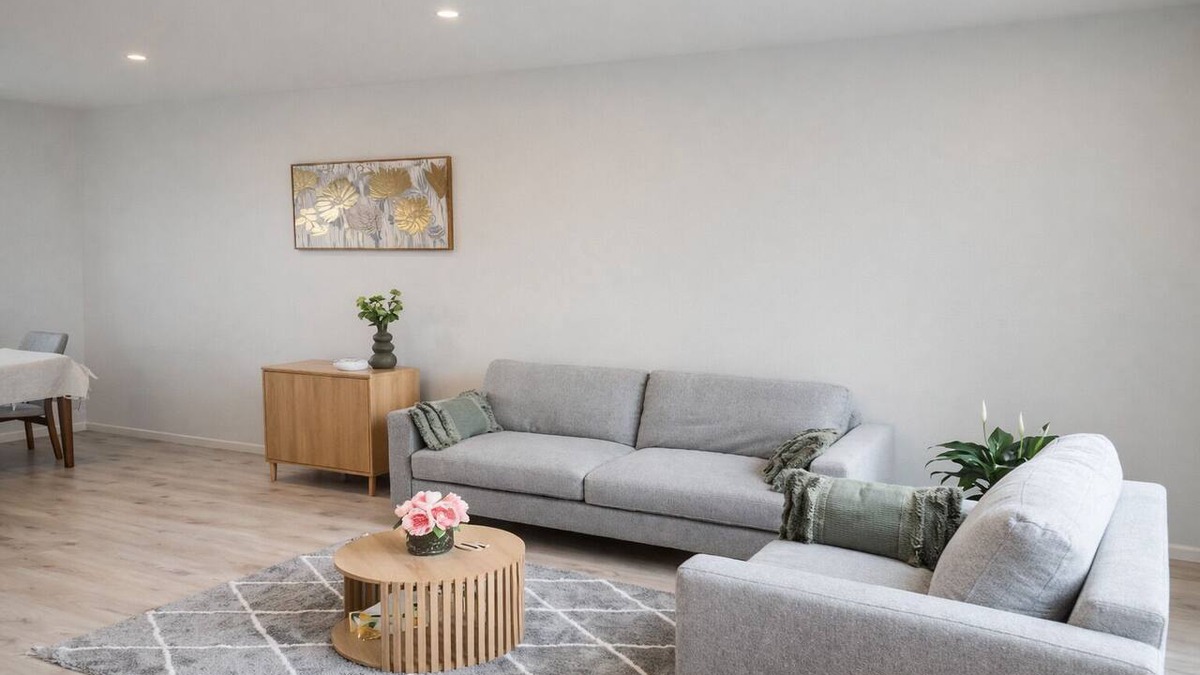Avondale House | Entire 2BR Townhouse l Free Parking l Working from home space