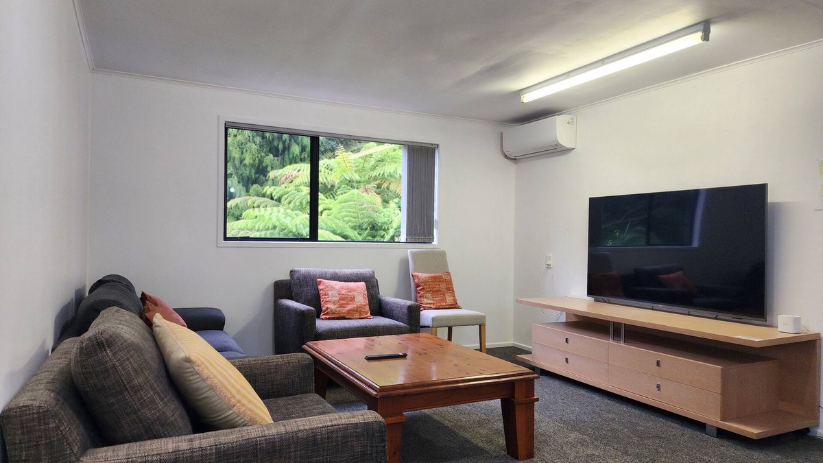 Birkenhead House | Entire Ground-floor: Spacious 145m2
