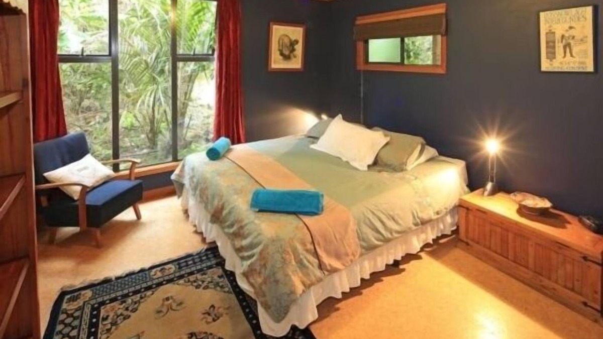 Ostend House | Escape Waiheke, Large holiday house