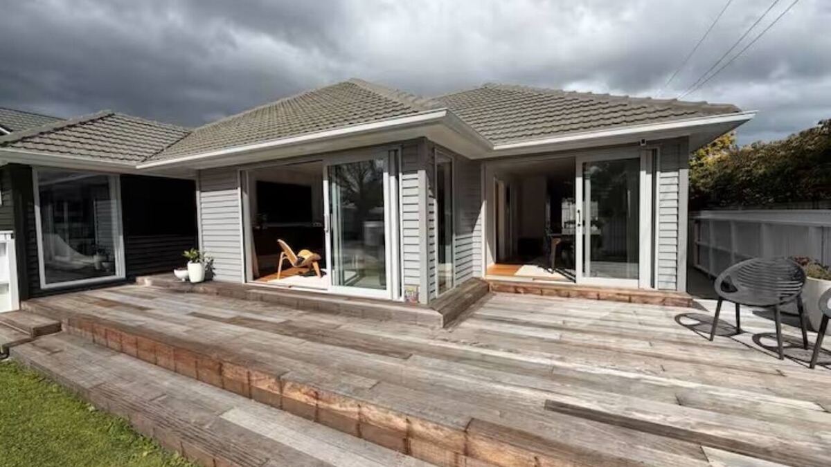 Lower Hutt House | Executive Accommodation Lower Hutt | Spacious 4BR Home