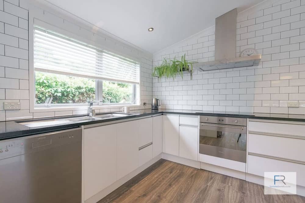 Murrays Bay House | Executive Home Murrays Bay