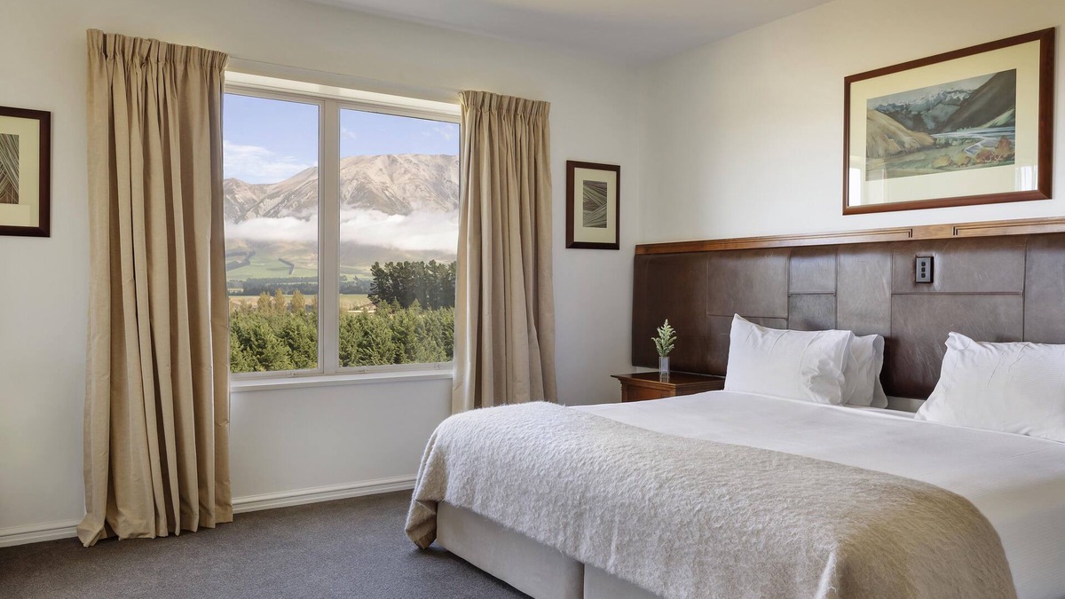Windwhistle Hotel | Fable Terrace Downs Resort by Mgallery