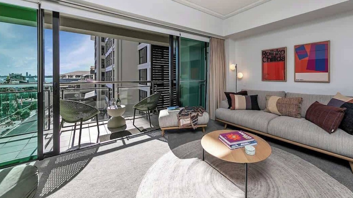 Auckland Central Business District Apartment | Fabulous City Apartment with Stunning Ocean Views