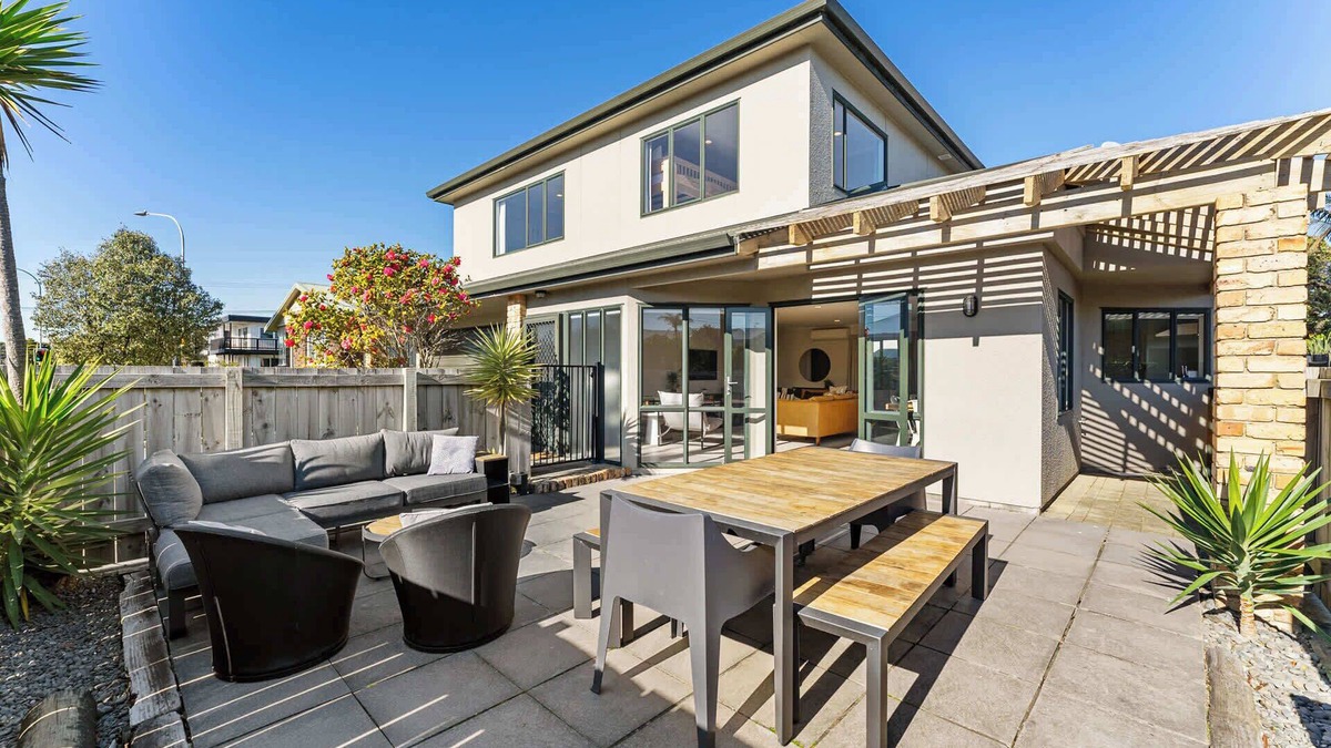 Omanu House | Family friendly on Oceanbeach