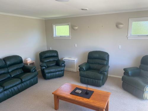 Picton House | Family friendly 4 bedroom home with outdoor living