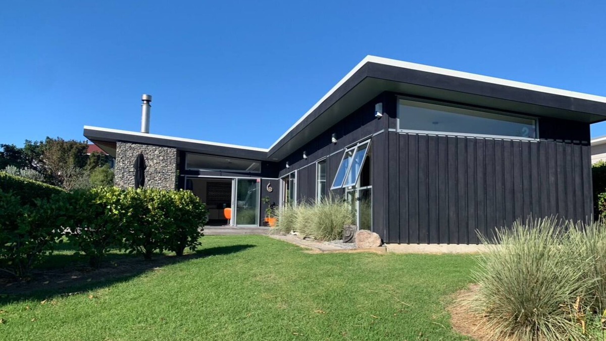 Whiritoa House | Family Friendly Modern Bach with Decks & Outdoor Fire, 200m from Beach/Surf Club