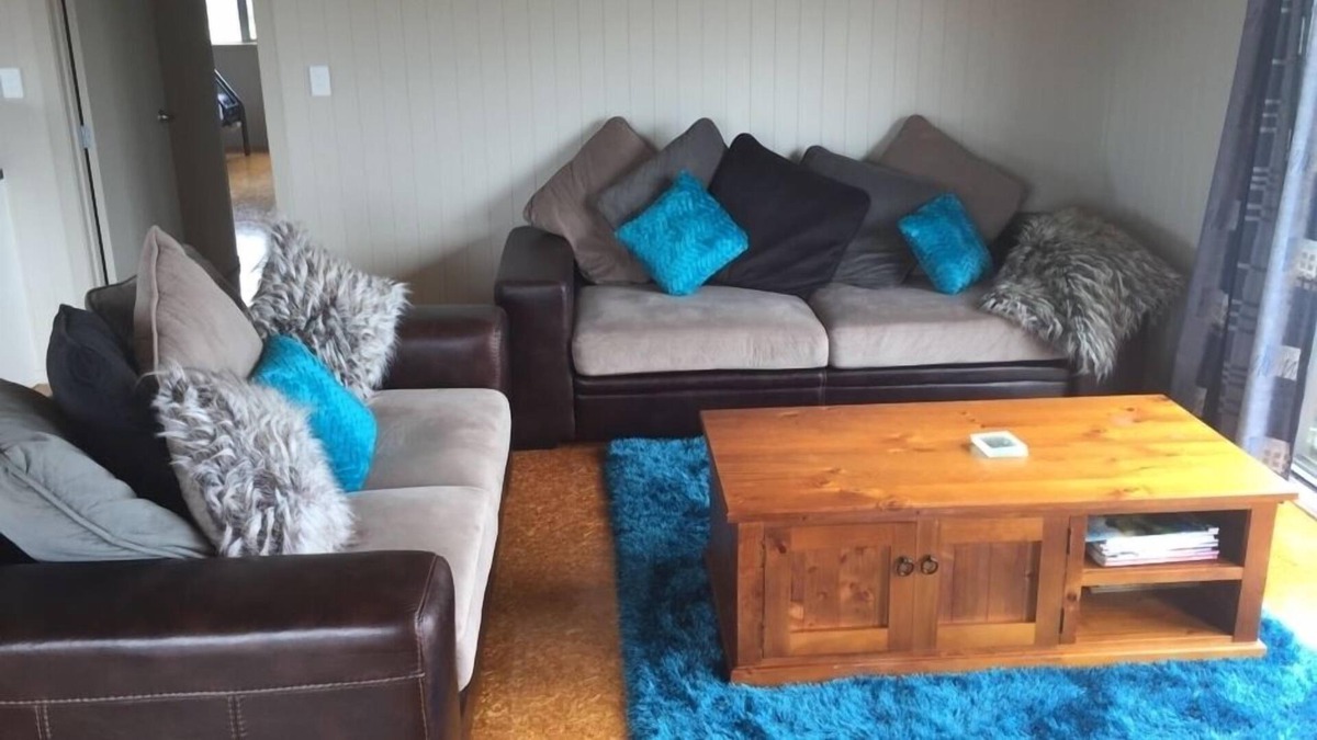 Matarangi House | Family pet friendly batch, with Wifi