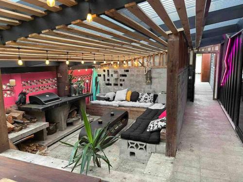 Bowentown House | Family surf house with games, Electric Beach