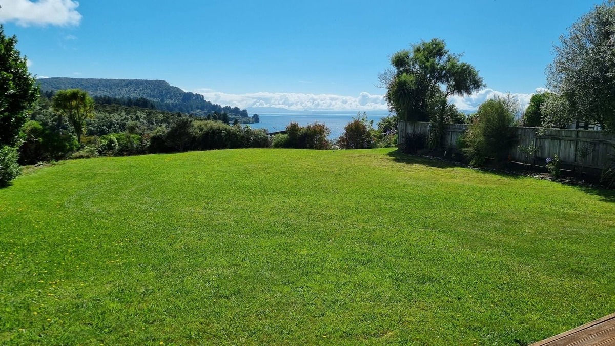 Whareroa Village House | Fantastic lake views and only minutes to the water