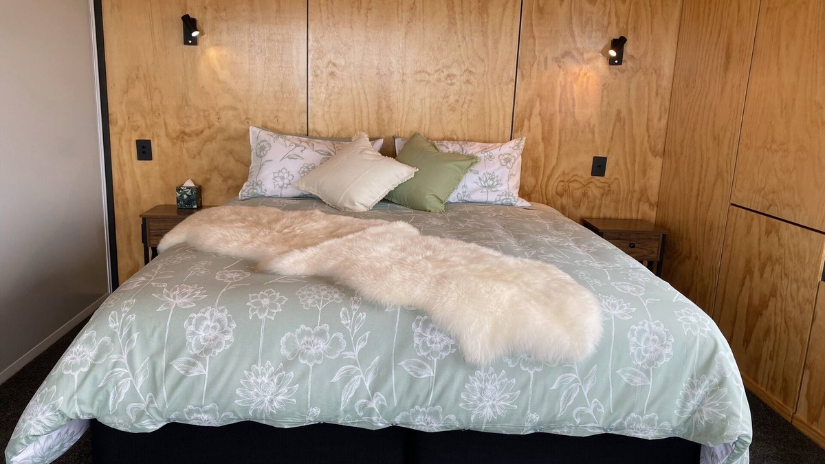 Karamea House | Fenian Retreat. Nestled on the edge of Kahurangi National Park, Karamea.