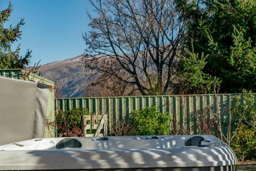 Lowburn House | Fenwick - Cromwell Holiday Home