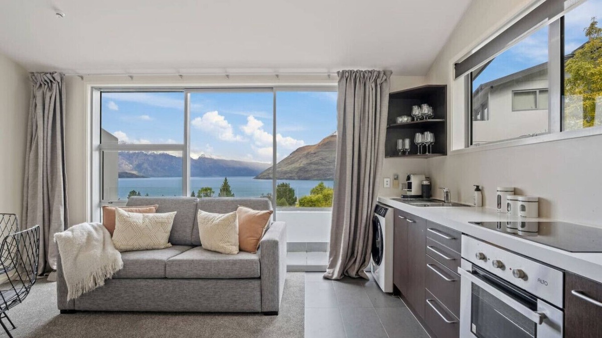 Fernhill Apartment | Fernhill Falls Retreat - Central Queenstown Unit