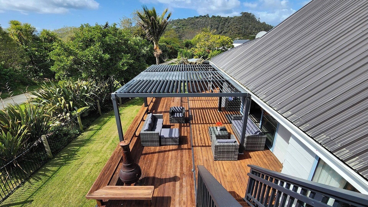 Hahei House | FlipFlop Inn - fully fenced, central home only steps away from shops and beach