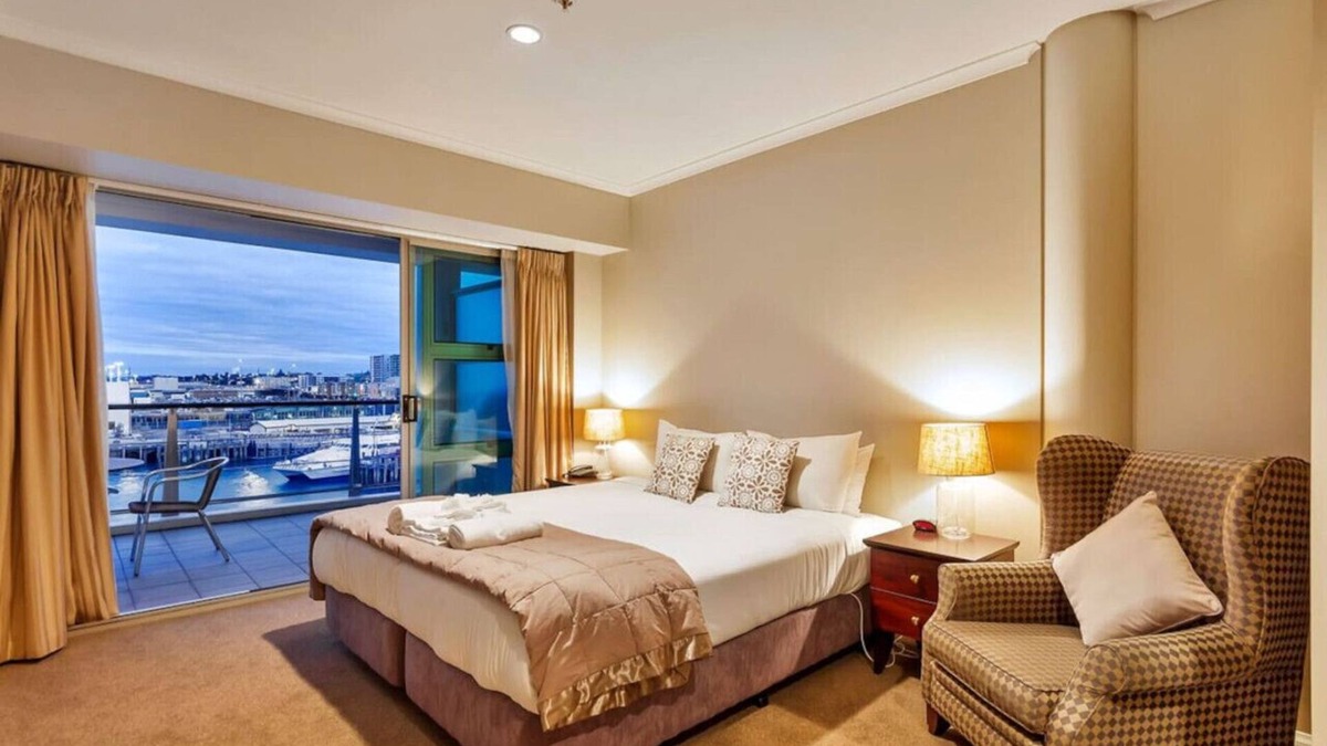 Auckland Central Business District Apartment | Floor-to-Ceiling Harbour Views On The Wharf