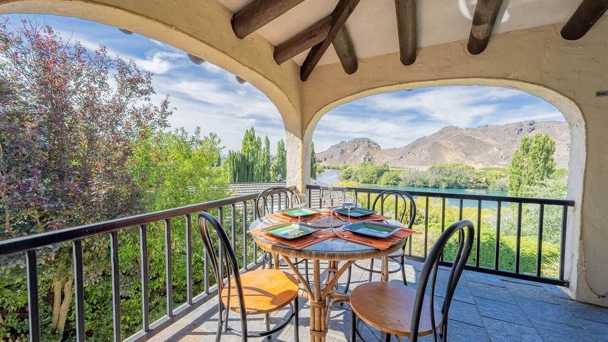 Alexandra Apartment | Garden Room - Mad Hacienda Guesthouse