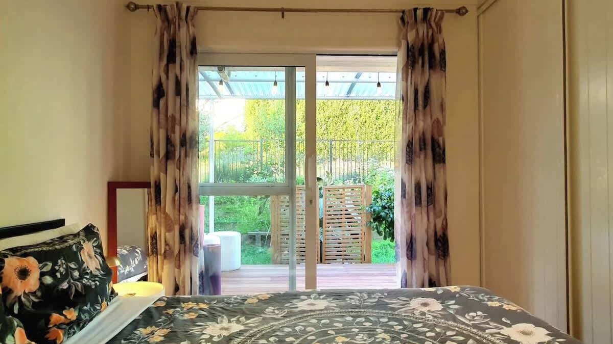 Tauranga Bed & Breakfast | Garden View, Sherwood Forest - Tauranga