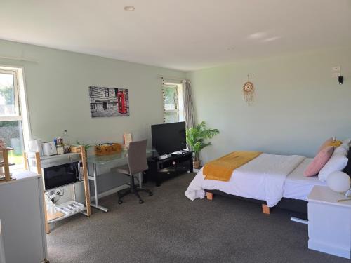 Rolleston House | Great Price for Master Ensuite with Garden View