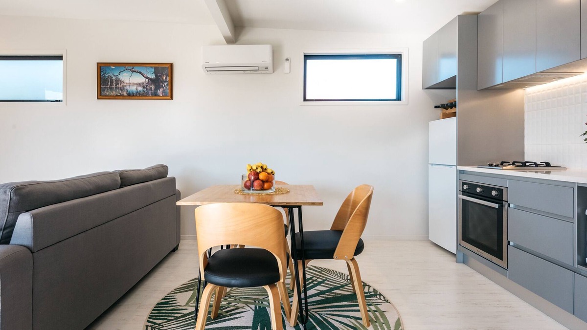 Waiheke Island House | Guest House on Queens