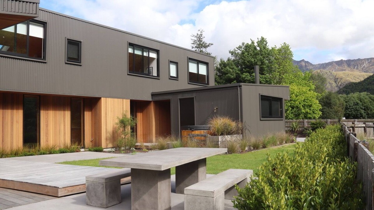 Arrowtown House | Haehaenui Retreat (with Stoked hot tub)