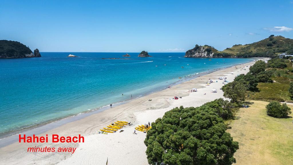 Hahei House | Hahei Beach Dolphin cottage