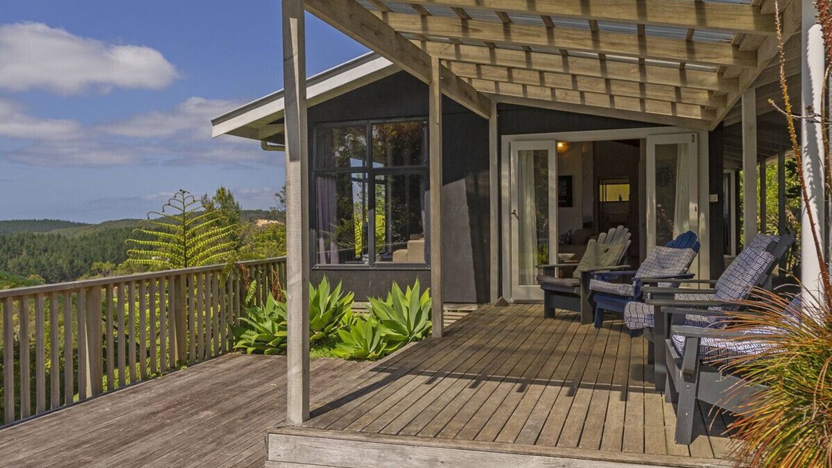 Hahei Cottage | Hahei Hideaway - Hahei Holiday Home