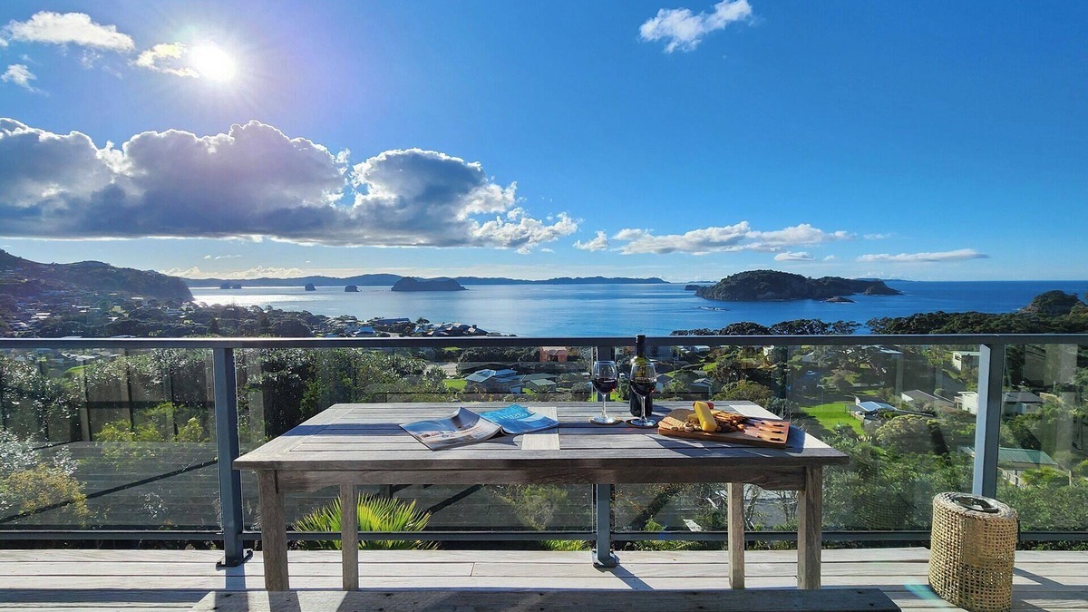 Hahei House | Hahei Vista - the best views you can find! Quiet part of town.